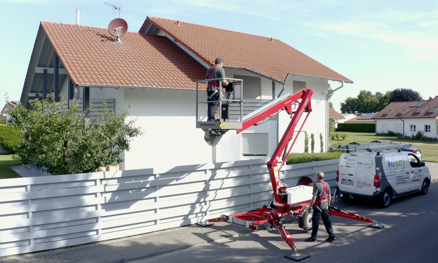 Die FH-SAT GmbH in Linkenheim-Hochstetten (bei Karlsruhe). Satellitenanlagen, Kabelfernsehen und Multimediatechnik in Perfektion. Die FH-SAT GmbH in Linkenheim-Hochstetten (bei Karlsruhe). Satellitenanlagen, Kabelfernsehen und Multimediatechnik in Perfektion.
