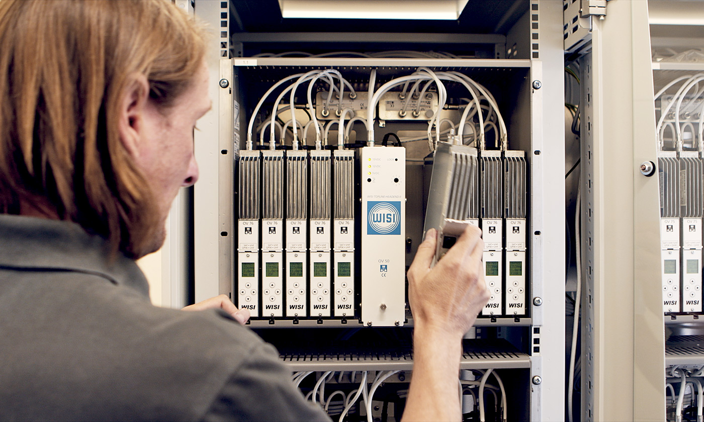 Die FH-SAT GmbH in Linkenheim-Hochstetten (bei Karlsruhe). Satellitenanlagen, Kabelfernsehen und Multimediatechnik in Perfektion. Die FH-SAT GmbH in Linkenheim-Hochstetten (bei Karlsruhe). Satellitenanlagen, Kabelfernsehen und Multimediatechnik in Perfektion.